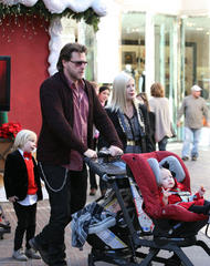 tmi! spelling 'blown away' by hubby dean mcdermott's tori tattoo in 'unbelievably intimate' spot!